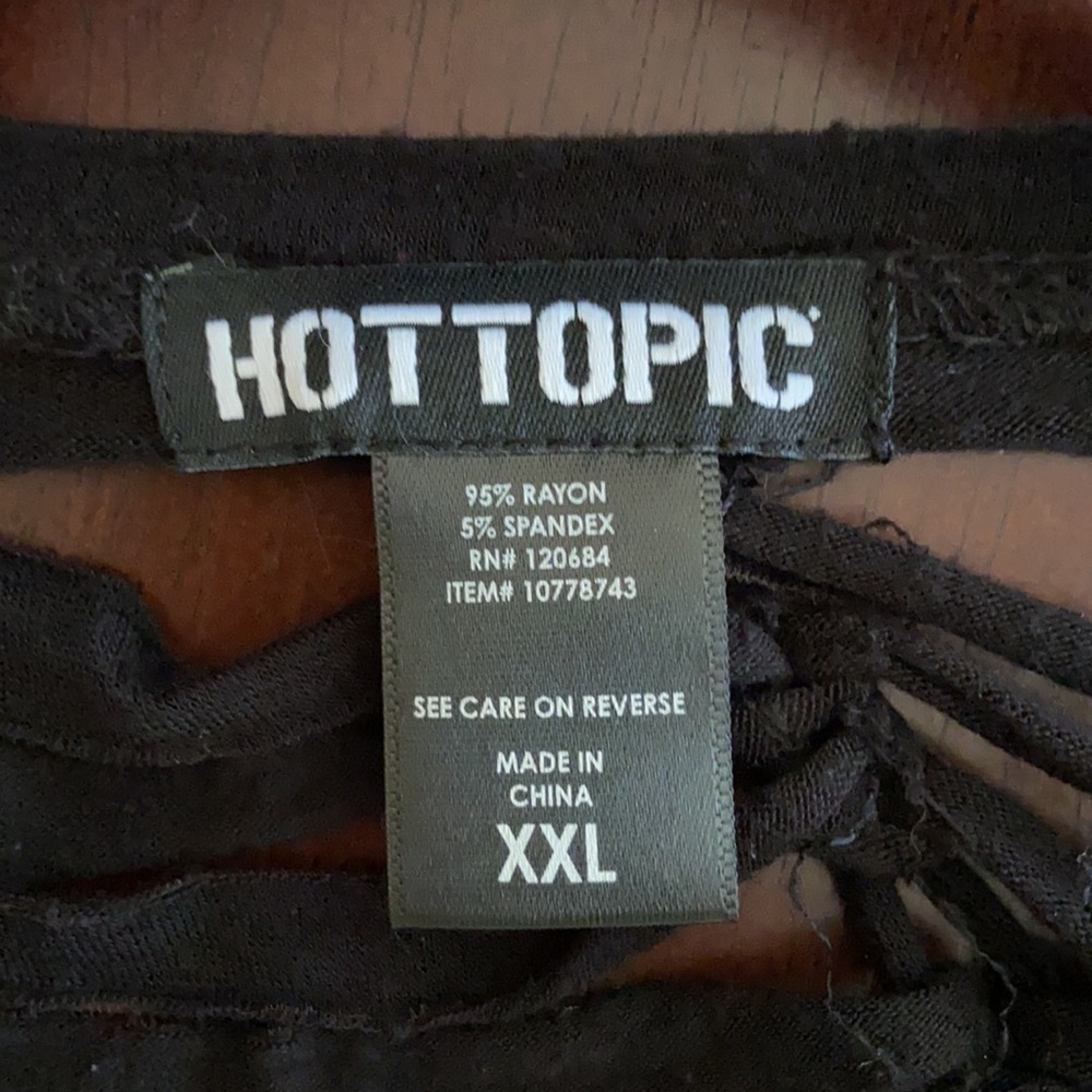 Skull tank with cutout back - Picture 6 of 7